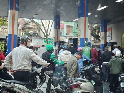 Trước tình hình giá xăng dầu ngoài tầm kiểm soát, GSM công bố giảm 10% giá cước các dịch vụ di...