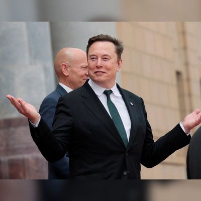 ELON MUSK: 10 NĂM NỮA, ROBOT CÓ THỂ TỰ “NHÂN GIỐNG” HÀNG LOẠT