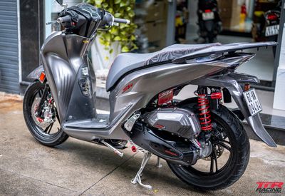 Profender Honda SH160 cũng chất lừ :)