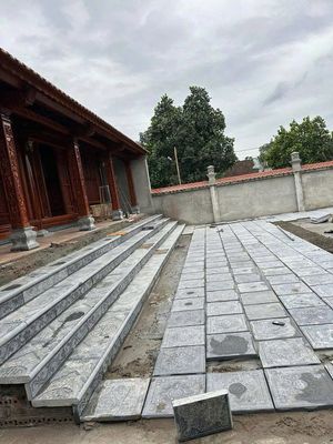 Bậc tam cấp đá xanh đen cho nhà thờ – Nét đẹp trang nghiêm, bền vững