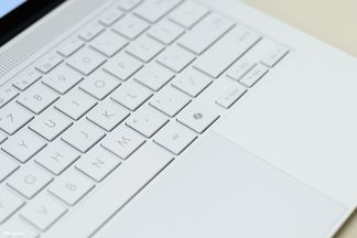 Phím Copilot trên PC vô dụng là vậy, nhưng đằng sau đó là quyền lực rất lớn của Microsoft
