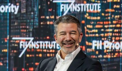 Travis Kalanick quay lại cuộc chơi robotaxi qua startup Atoms, còn Uber đã âm thầm rót 100 triệu đô