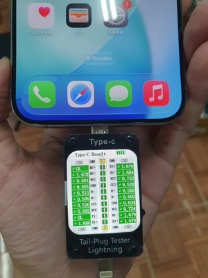 Mấy thầy pháp trung hoa ghê chế ra cái cục đoán bịnh chân sạc của điện thoại.