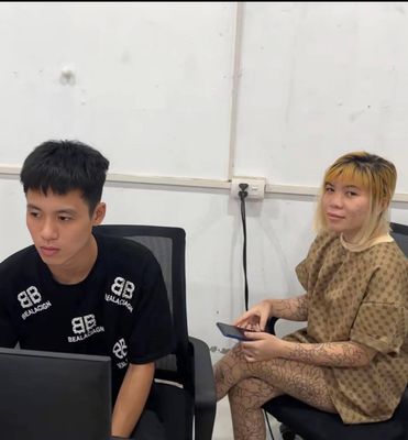 Còn trẻ còn khỏe thì cứ thong dong mà chơi thôi