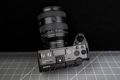 Sony FX5 chốt ngày bán tại Nhật sau 13 tuần trì hoãn.