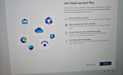 Lâu lâu mở máy tính lên nó cứ ra mấy cái pop-up này khó chịu vl, Microsoft ơi là Microsoft