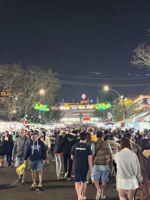 Chợ Đà Lạt tối mùng 6
