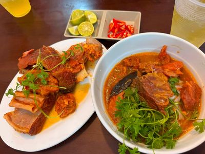 Mưa gió, ăn sốt vang là nhất