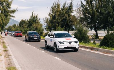 Từ ngày 10/02/2026, VinFast triển khai chương trình miễn phí sạc pin cho ô tô điện và đổi pin cho...