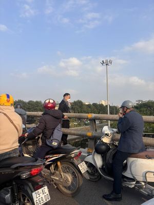 Cầu vượt Lê Văn Lương, Hà Nội ngay lúc này :D