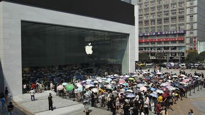 APPLE VỪA TỰ XÂY MODEL AI RIÊNG CHO TRUNG QUỐC