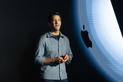 Apple công bố gói lương gần 58 triệu đô cho CEO mới John Ternus