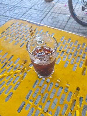 Hết việc cà phê thôi