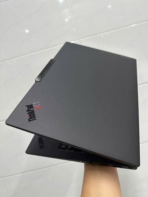 ThinkPad-X1-Carbon-Gen-12-haptic-1.jpg
