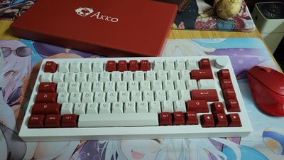 Mình mới mua keycap Akko Chicago trắng đỏ với giá 550k. Keycap này rất đẹp, rất ưng ý, keycap pbt n