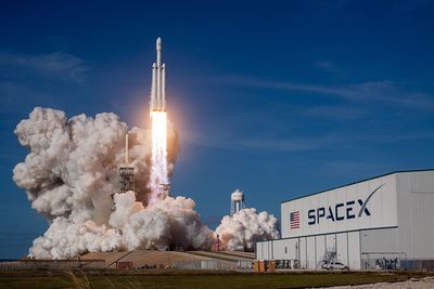 Tesla và SpaceX lập ủy ban đặc biệt bàn chuyện sáp nhập, Elon Musk nói đây là ý tưởng tốt