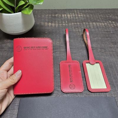 Màu đỏ tươi, sắc màu của năng lượng, của sức mạnh và sự nhiệt huyết! Một điểm nhấn thu hút sự chú...