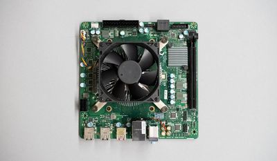 AMD-4700S-Desktop-PC-Kit-Xbox-Series-X-APU_1-1480x861.jpg