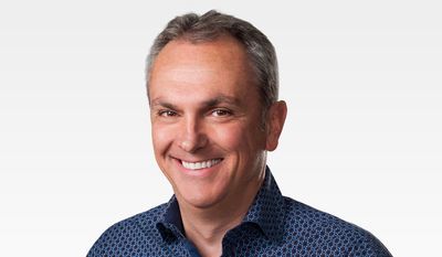 Cựu CFO Apple Luca Maestri sắp rời công ty: Tân CEO John Ternus đổi cách dùng người?
