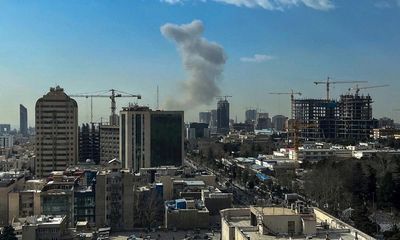 Israel tấn công phủ đầu Iran