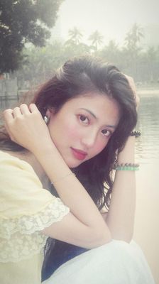 Cô gái chụp ảnh ngẫu hứng ở Công Viên Thống Nhất vibe như Hồng Kông những năm 90 :D