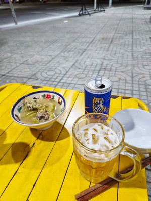 Làm vài lon
