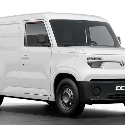 VinFast ra mắt xe điện chở hàng EC Van, giá từ 285 triệu đồng