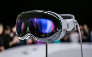 Ming-Chi Kuo: Apple đã giảm số lượng kính Vision Pro bán ra do nhu cầu giảm mạnh hơn dự kiến