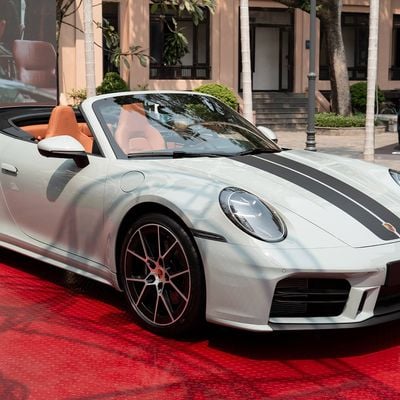 Cận cảnh Porsche 911 thế hệ 992 nâng cấp 2025: 8 phiên bản, giá từ 8,87 tỷ đồng