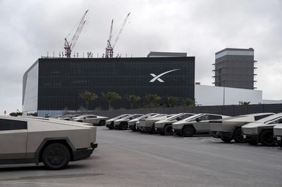 SpaceX mua toàn bộ phổ tần 800 MHz của Grain Management để trở thành nhà mạng di động lớn tại Mỹ