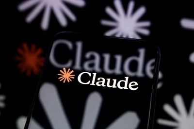 Anthropic bật mặc định "auto mode" cho Claude Code