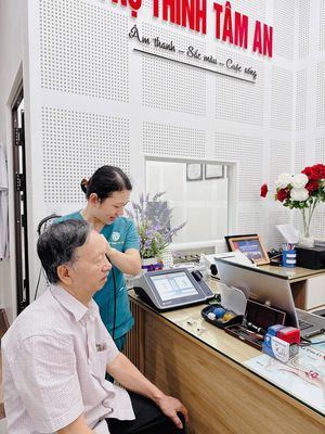 Nếu cả hai tai đều suy giảm thính lực, đeo hai máy thường là lựa chọn đáng cân nhắc để có trải...
