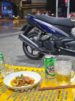 Mưa đêm ngoại Ô.