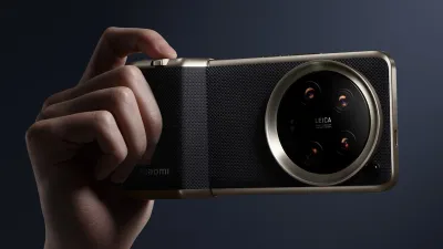 xiaomi-14-ultra-camera-grip-accessory1-1708785323428174418465.jpg.webp