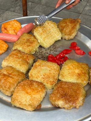 Ăn bánh chưng rán buổi sáng luôn là điều tuyệt vời nhất