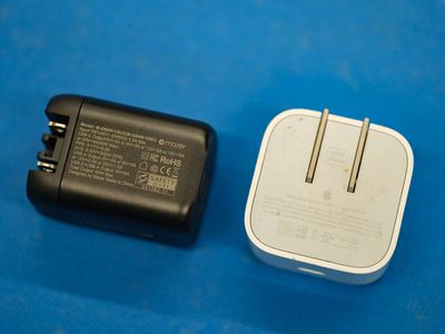 Hai bộ sạc AVS 40W-60W dành cho anh em sạc thủ chơi iPhone 18 Pro