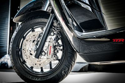 Heo Brembo mini GP4 lên cho xe tay ga