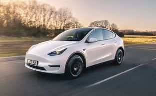 Tesla hứa sẽ cho ra mắt những mẫu xe có giá dễ chịu hơn