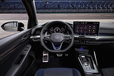 volkswagen-golf-r-black-edition-12.jpg