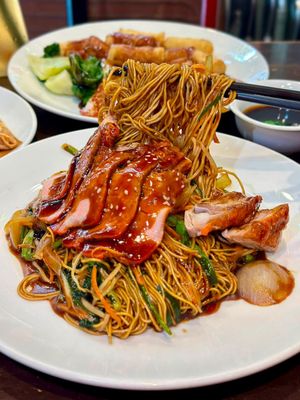 Mưa gió cả ngày, sáng ăn Mỳ nóng hổi là ngon nhất