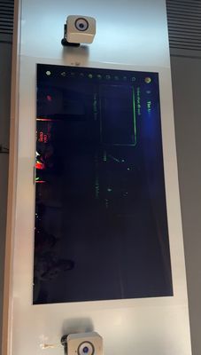 TCL 85C8K, đã ngủm sau 11 tháng. Cũng may còn bh, nhưng hơn 24h rồi chưa thấy hãng rep lịch qua...