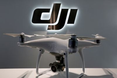 FCC liệt các thiết bị của DJI vào danh sách rủi ro an ninh quốc gia