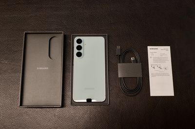 Unbox Galaxy S26 FE